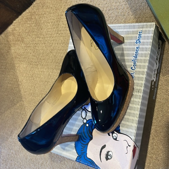 Oh…Deer! Black patent leather heals with red under shoes and cork heels size 7M - Picture 2 of 3